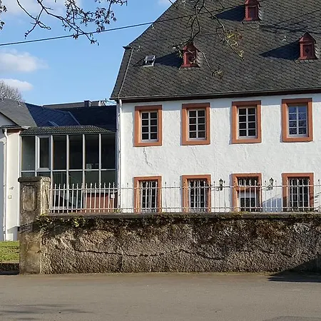 Altes Pfarrhaus Brauneberg